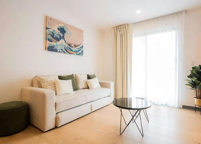Luxury 2br With Pool, Gym & Coworking Apartment