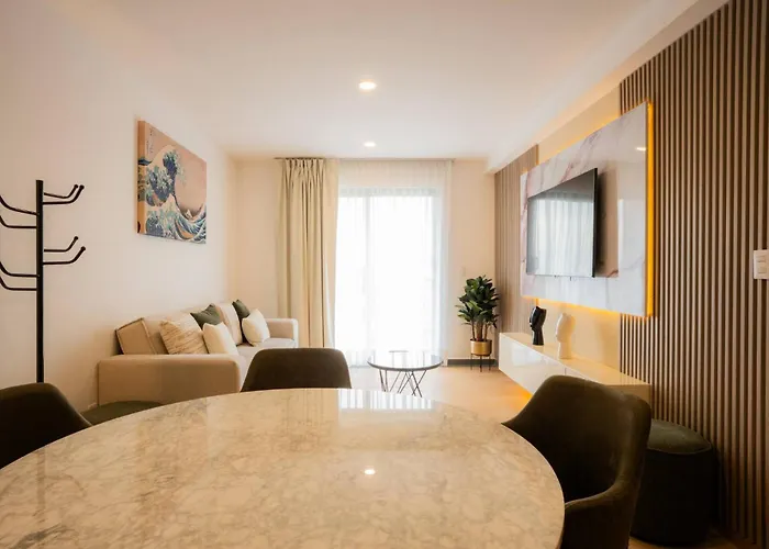 Luxury 2br With Pool, Gym & Coworking *