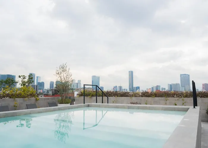 Luxury 2br With Pool, Gym & Coworking Apartment *