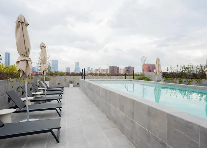 Luxury 2br With Pool, Gym & Coworking Apartment *